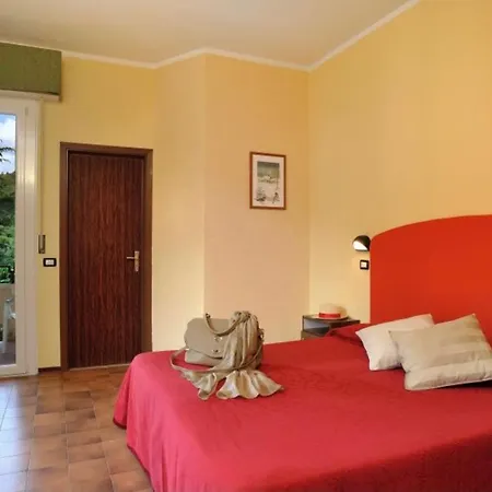 호텔 & Ristorante Europa 팔라쭐로술세뇨